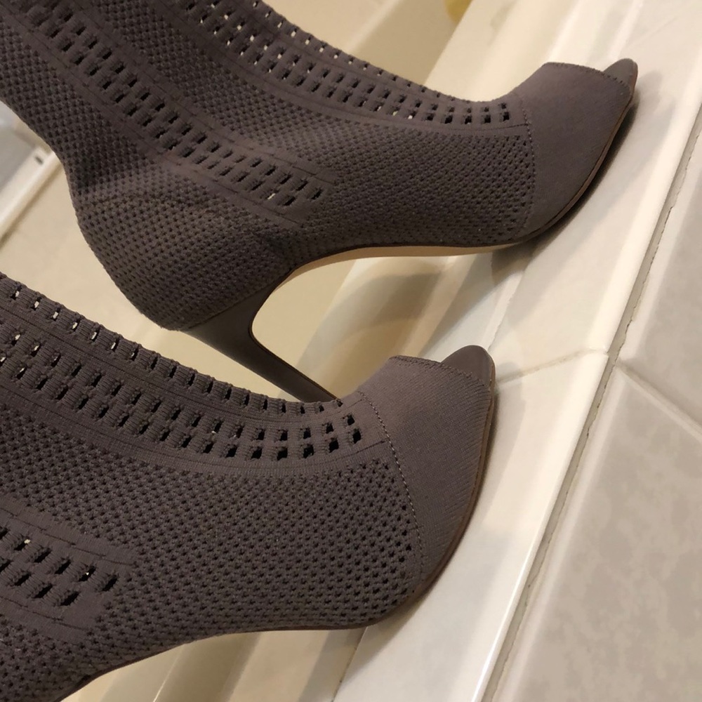 Knit sock peep toe heel